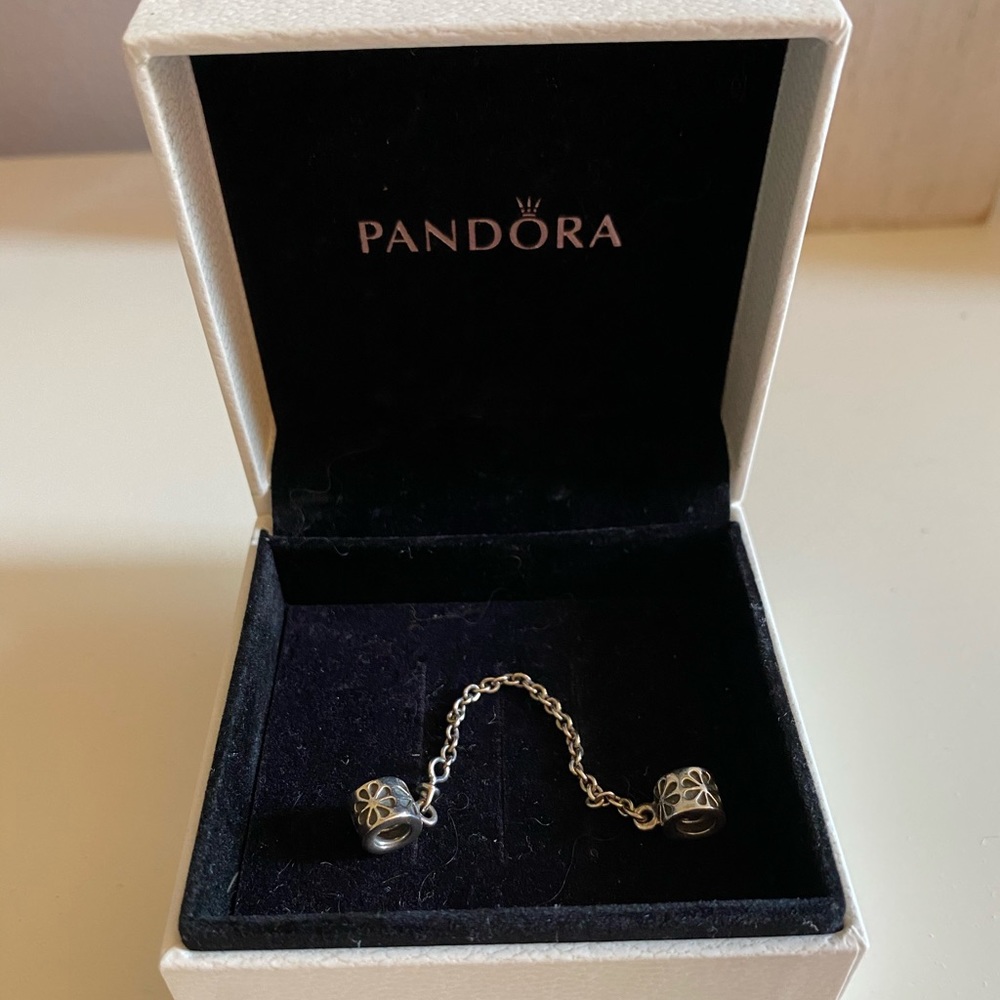 ❤️SOLD❤️Pandora Safety Chain